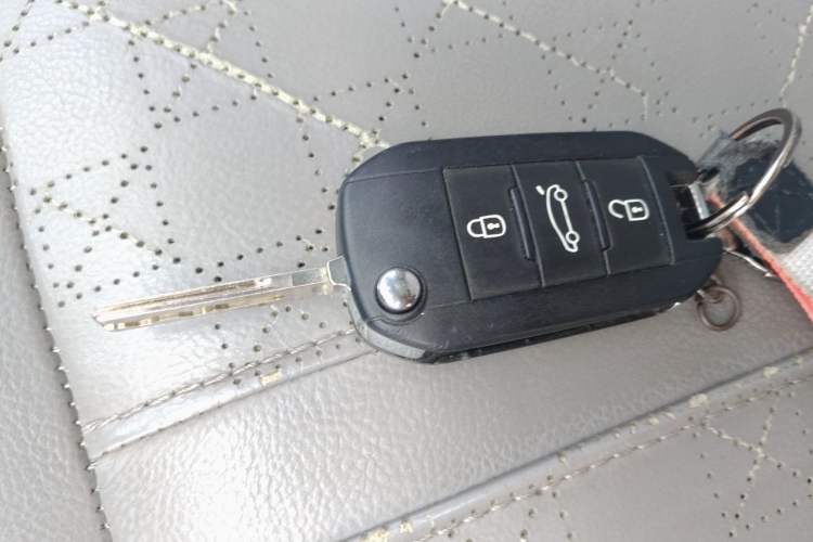 Used Peugeot 3008 2015 1.6THP Roland Garros Edition Vehicle Key