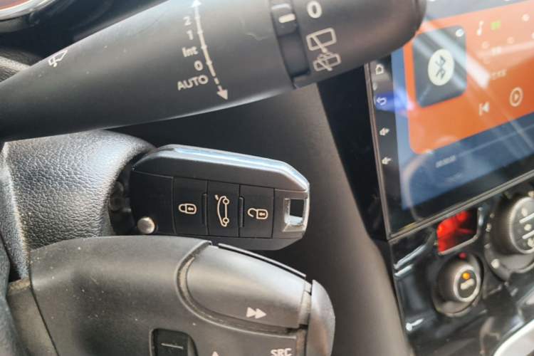 Used Peugeot 3008 2015 1.6THP Automatic Prestige Edition Vehicle Key