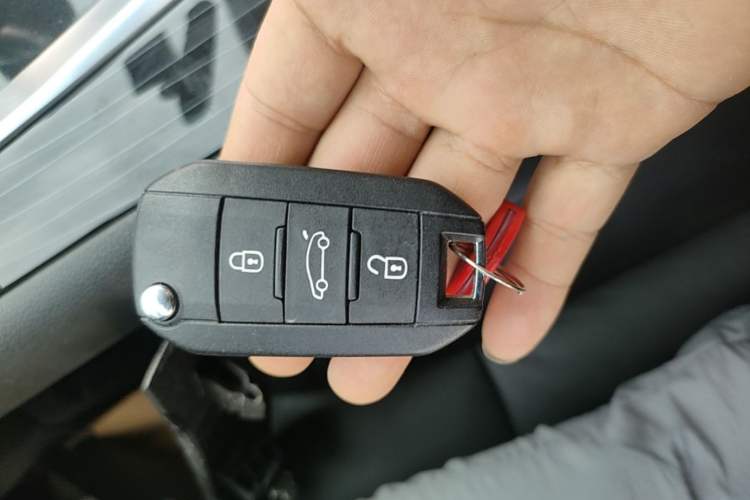 Used Peugeot 3008 2015 1.6THP Automatic Trend Edition Vehicle Key