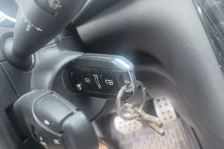 Used Peugeot 3008 2015 1.6THP Automatic Prestige Edition Vehicle Key