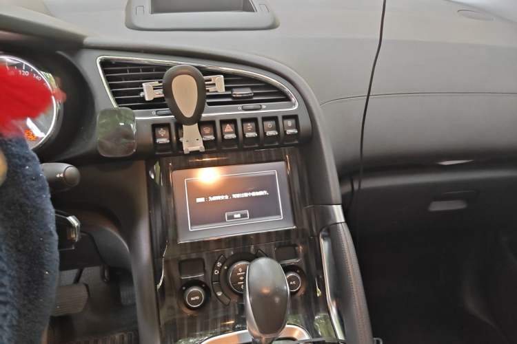 Used Peugeot 3008 2015 1.6THP Automatic Prestige Edition Audio And AC Panel