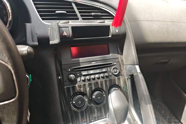 Used Peugeot 3008 2015 2.0L Automatic Classic Edition Audio And AC Panel