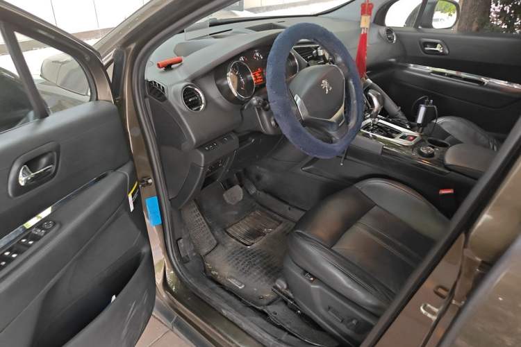 Used Peugeot 3008 2015 1.6THP Automatic Prestige Edition Driver Seat