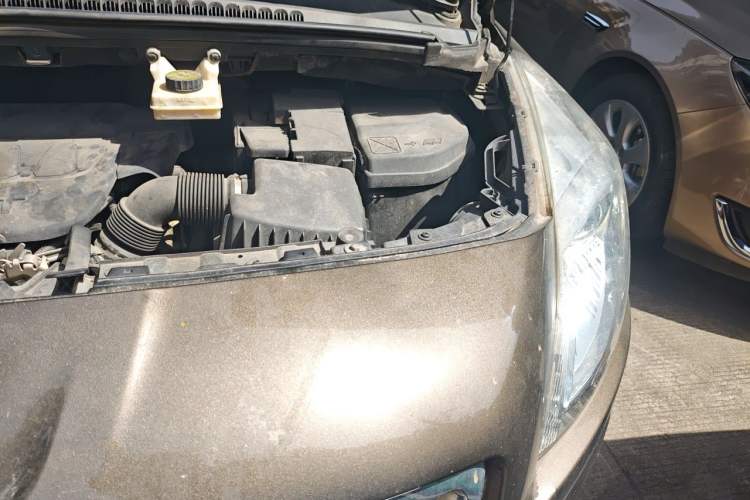 Used Peugeot 3008 2015 2.0L Automatic Classic Edition Engine Bay Left