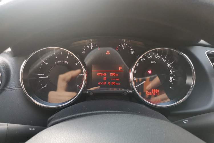 Used Peugeot 3008 2015 1.6THP Automatic Classic Edition Instrument Cluster