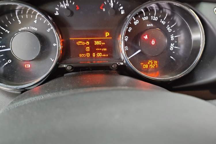 Used Peugeot 3008 2015 1.6THP Automatic Prestige Edition Odometer Close Up