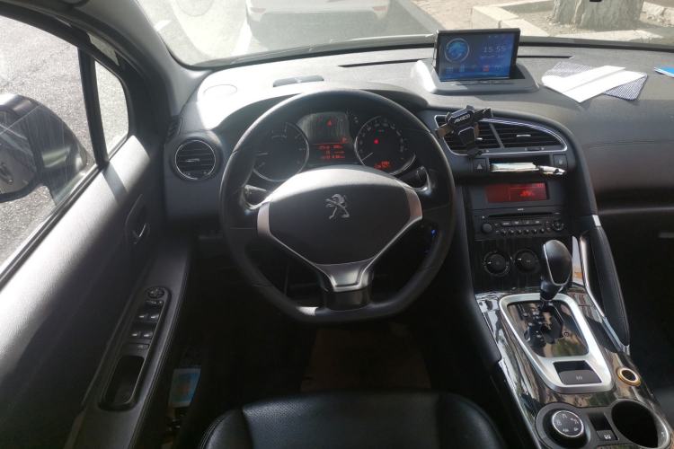 Used Peugeot 3008 2015 1.6THP Automatic Classic Edition Steering Wheel