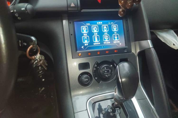 Used Peugeot 3008 2016 1.6THP Automatic Trend Edition Audio And AC Panel