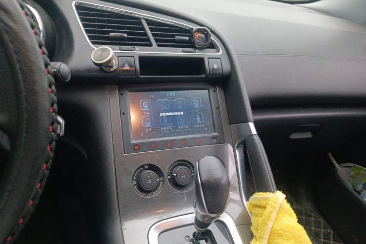 Used Peugeot 3008 2016 1.6THP Automatic Classic Edition Audio And AC Panel