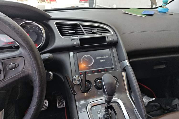 Used Peugeot 3008 2016 1.6THP Automatic Classic Edition Audio And AC Panel