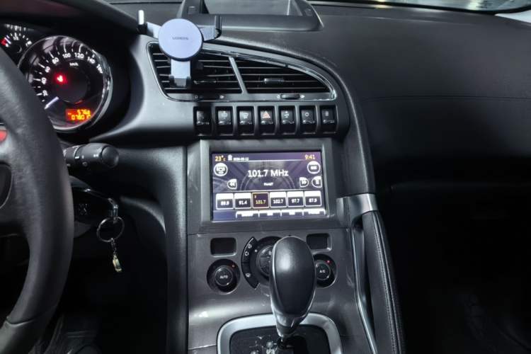 Used Peugeot 3008 2016 1.6THP Automatic Prestige Edition Audio And AC Panel