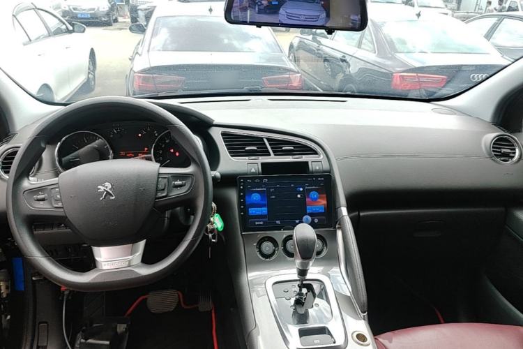Used Peugeot 3008 2016 2.0L Automatic Classic Edition Center Console