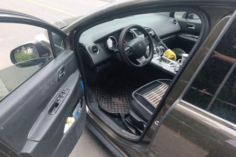 Used Peugeot 3008 2016 1.6THP Automatic Classic Edition Driver Seat