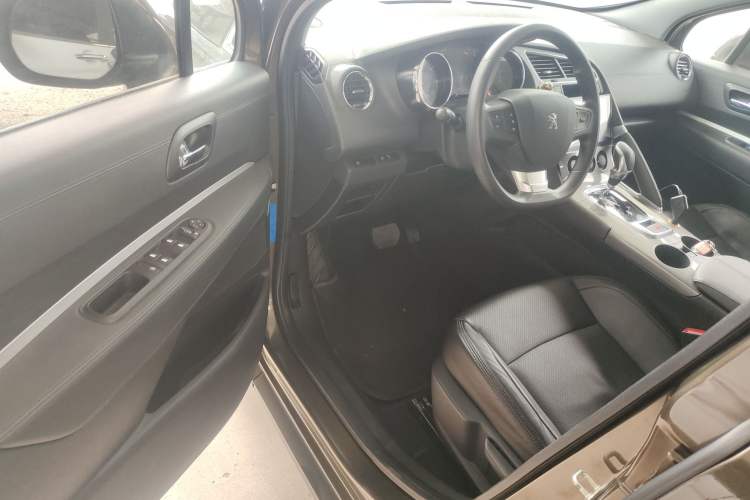 Used Peugeot 3008 2016 2.0L Automatic Classic Edition Driver Seat