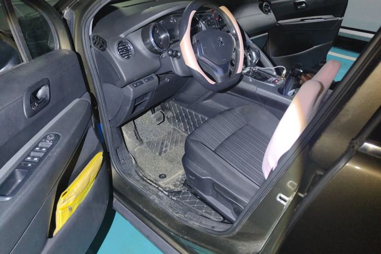 Used Peugeot 3008 2016 2.0L Automatic Standard Edition Driver Seat