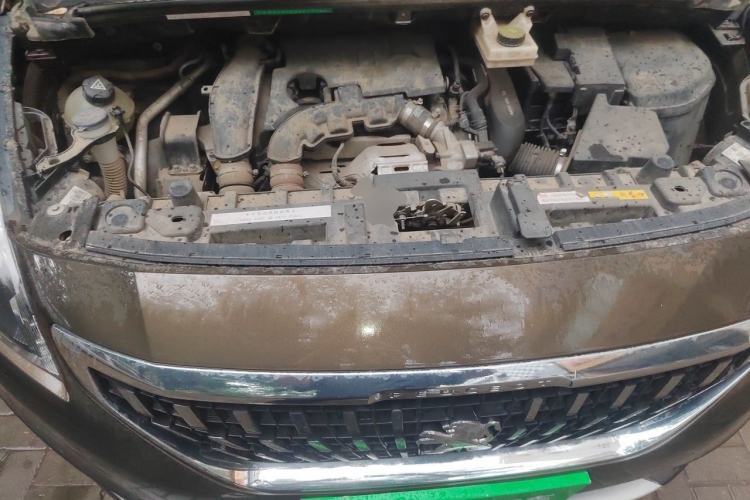 Used Peugeot 3008 2016 1.6THP Automatic Trend Edition Engine Bay