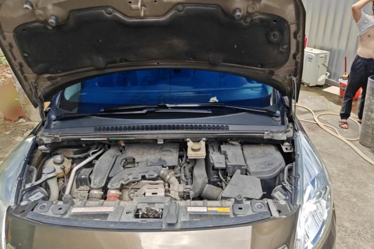 Used Peugeot 3008 2016 1.6THP Automatic Classic Edition Engine Bay