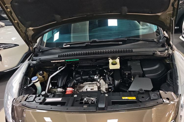 Used Peugeot 3008 2016 1.6THP Automatic Classic Edition Engine Bay