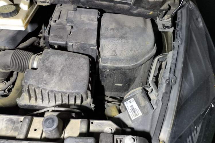 Used Peugeot 3008 2016 2.0L Automatic Classic Edition Engine Bay Left