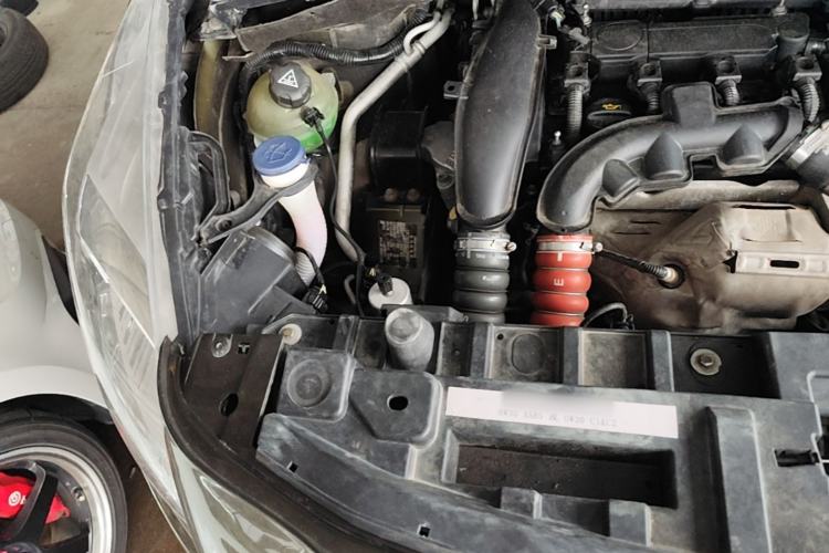 Used Peugeot 3008 2016 1.6THP Automatic Classic Edition Engine Bay Right