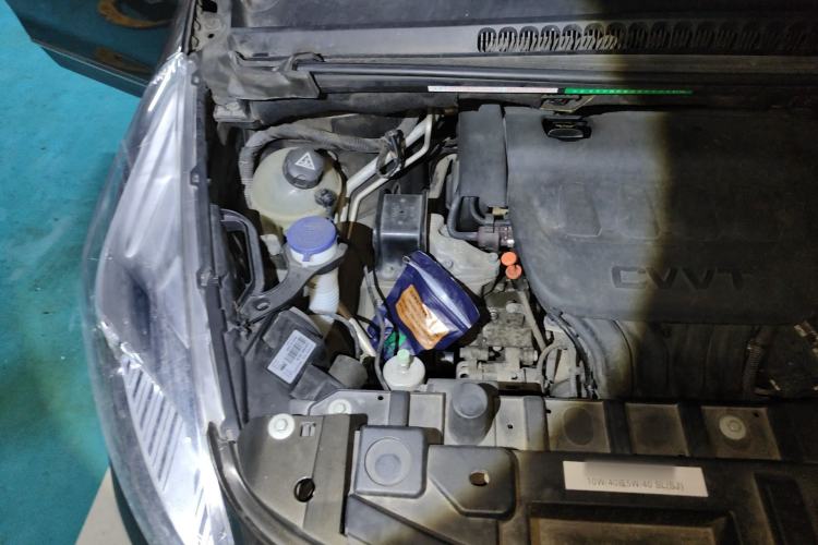 Used Peugeot 3008 2016 2.0L Automatic Standard Edition Engine Bay Right