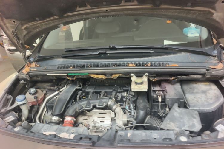 Used Peugeot 3008 2016 1.6THP Automatic Trend Edition Engine Bay