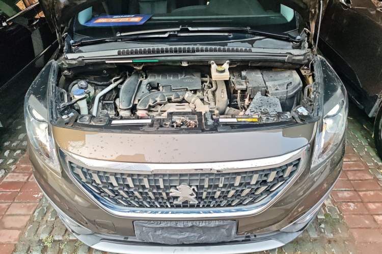Used Peugeot 3008 2016 1.6THP Automatic Trend Edition Engine Bay