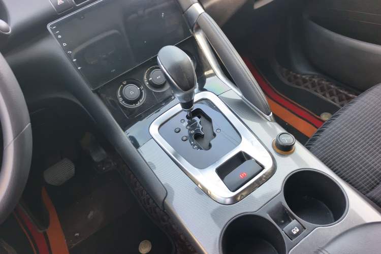 Used Peugeot 3008 2016 2.0L Automatic Classic Edition Gear Lever