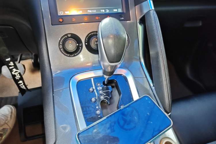 Used Peugeot 3008 2016 1.6THP Automatic Classic Edition Gear Lever