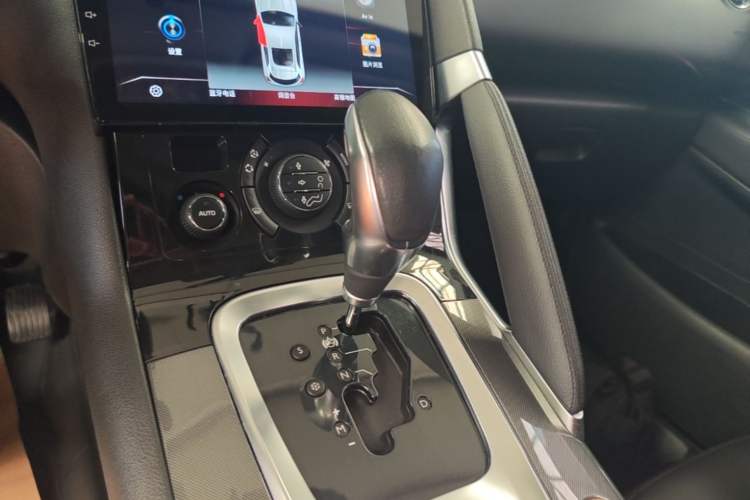 Used Peugeot 3008 2016 1.6THP Automatic Trend Edition Gear Lever