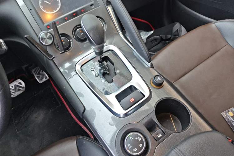 Used Peugeot 3008 2016 1.6THP Automatic Classic Edition Gear Lever
