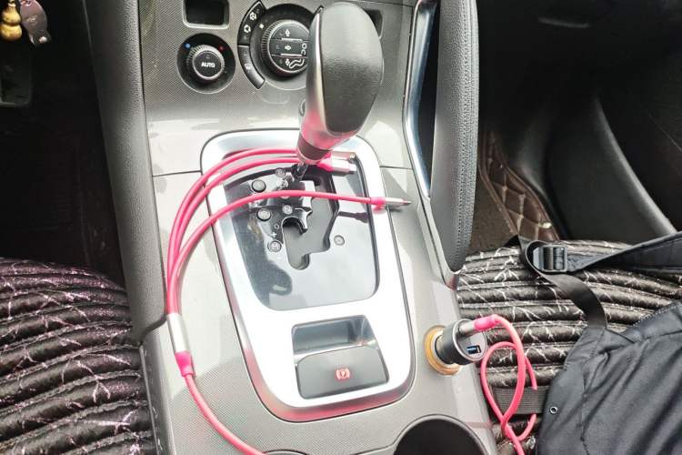 Used Peugeot 3008 2016 1.6THP Automatic Prestige Edition Gear Lever