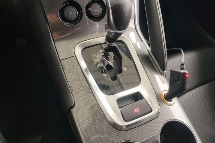 Used Peugeot 3008 2016 2.0L Automatic Classic Edition Gear Lever