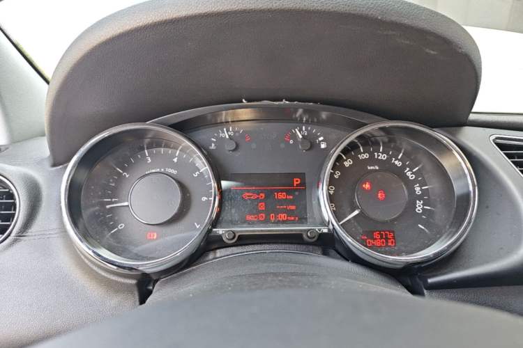 Used Peugeot 3008 2016 1.6THP Automatic Classic Edition Instrument Cluster