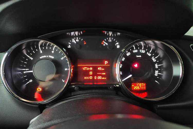Used Peugeot 3008 2016 1.6THP Automatic Classic Edition Instrument Cluster