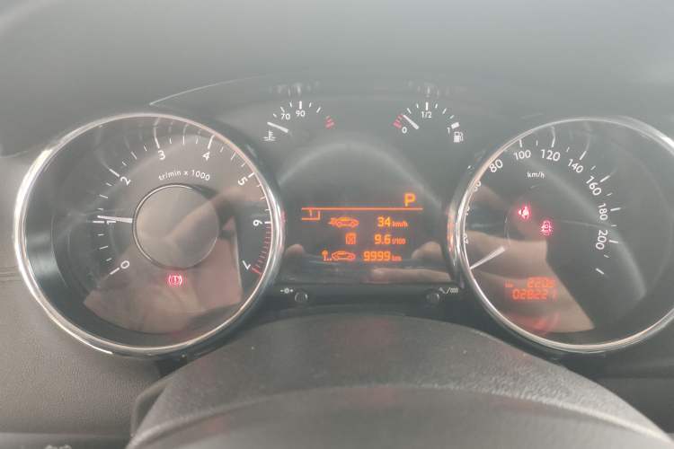 Used Peugeot 3008 2016 2.0L Automatic Classic Edition Instrument Cluster