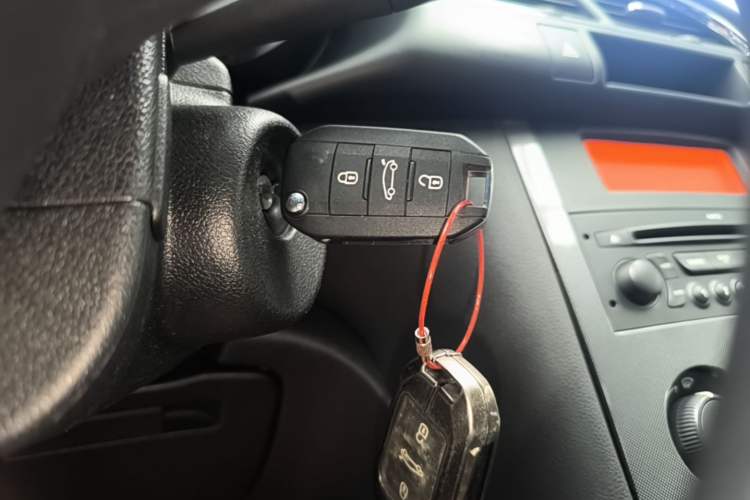Used Peugeot 3008 2016 1.6THP Automatic Classic Edition Interior 1