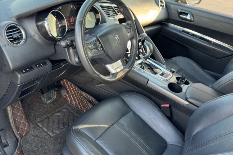 Used Peugeot 3008 2016 2.0L Automatic Trend Edition Interior 3