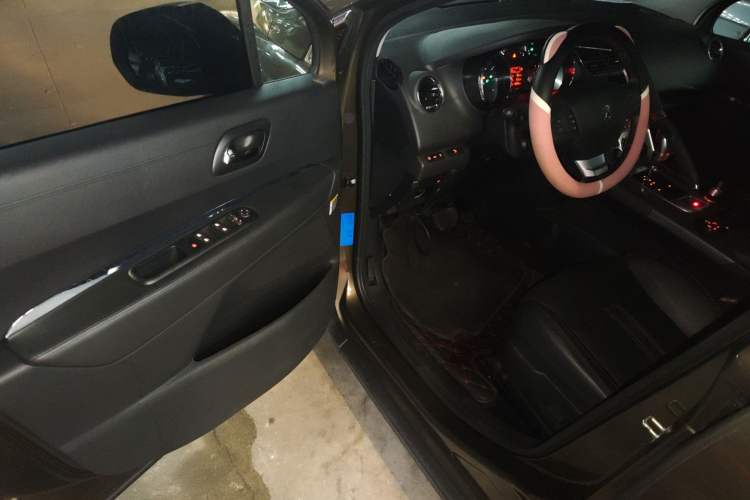 Used Peugeot 3008 2016 1.6THP Automatic Trend Edition Interior 3