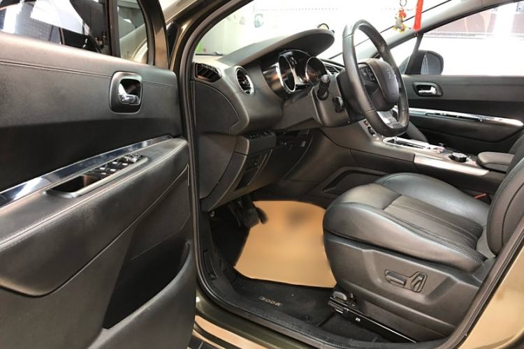 Used Peugeot 3008 2016 1.6THP Automatic Trend Edition Interior 3