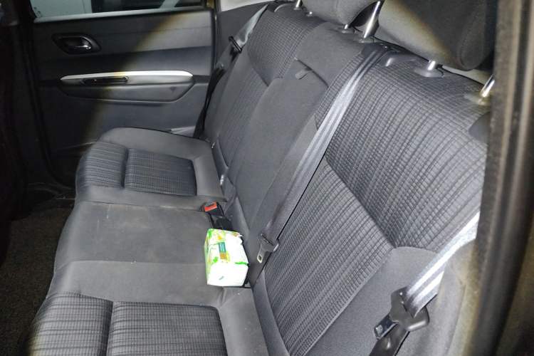 Used Peugeot 3008 2016 2.0L Automatic Standard Edition Interior 4