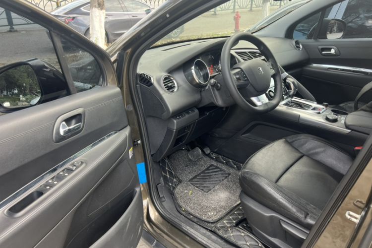 Used Peugeot 3008 2016 1.6THP Automatic Classic Edition Interior 5