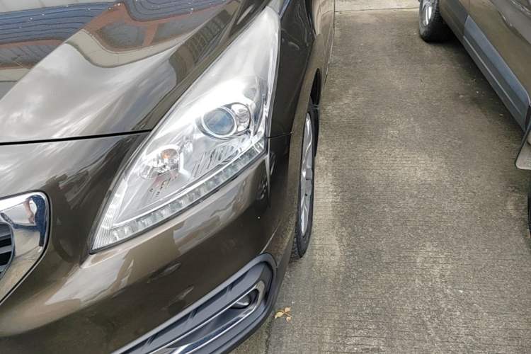 Used Peugeot 3008 2016 2.0L Automatic Classic Edition Left Front Headlight