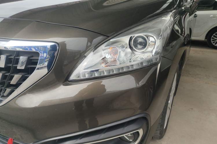 Used Peugeot 3008 2016 2.0L Automatic Classic Edition Left Front Headlight