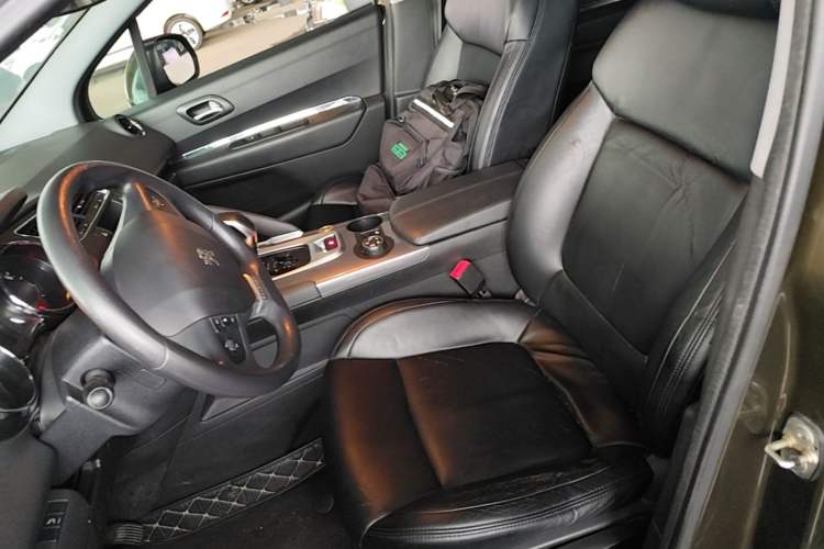 Used Peugeot 3008 2016 1.6THP Automatic Classic Edition Left Front Seat
