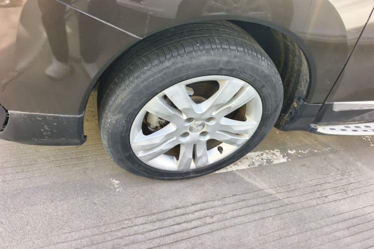 Used Peugeot 3008 2016 2.0L Automatic Classic Edition Left Front Wheel Hub