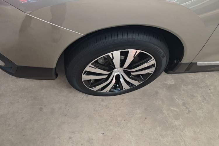 Used Peugeot 3008 2016 1.6THP Automatic Trend Edition Left Front Wheel Hub