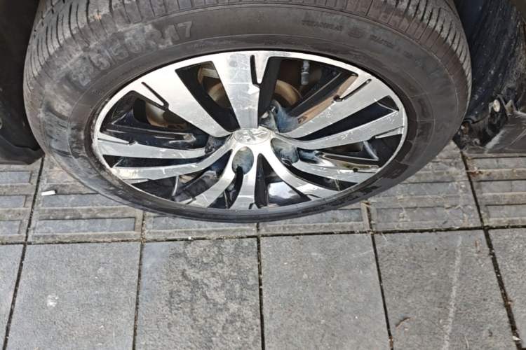 Used Peugeot 3008 2016 2.0L Automatic Trend Edition Left Front Wheel Hub