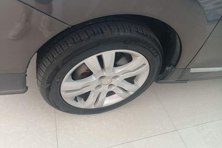 Used Peugeot 3008 2016 1.6THP Automatic Standard Edition Left Front Wheel Hub