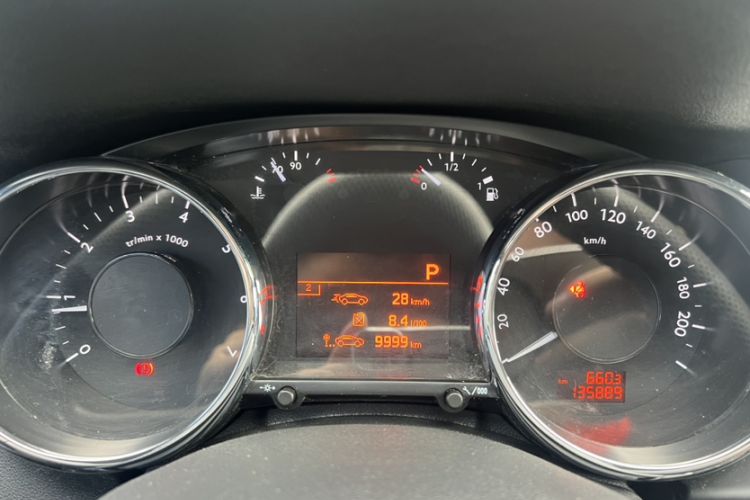 Used Peugeot 3008 2016 1.6THP Automatic Classic Edition Odometer Close Up